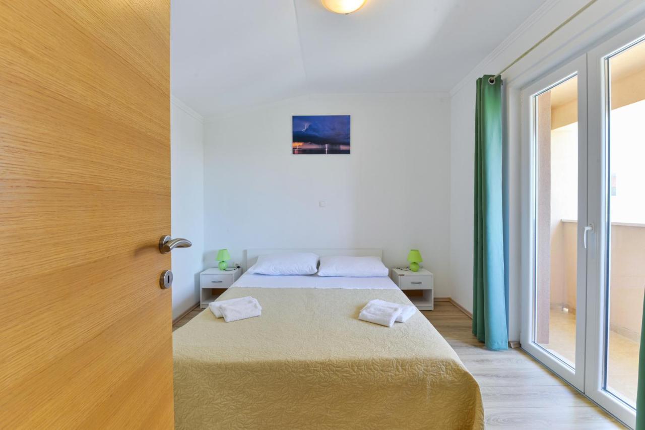 Apartments By The Sea Nin, Zadar - 13172 Buitenkant foto
