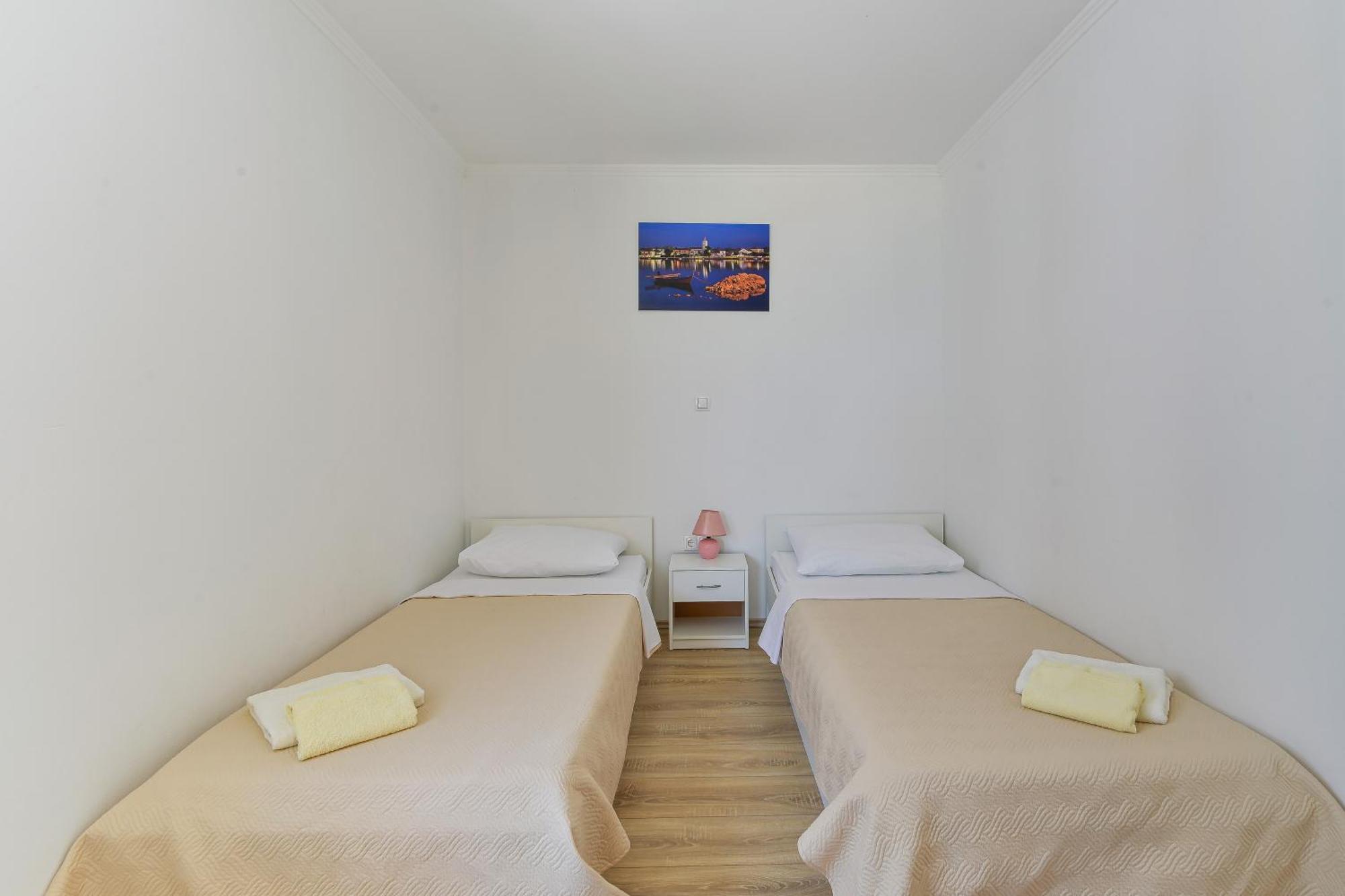 Apartments By The Sea Nin, Zadar - 13172 Kamer foto